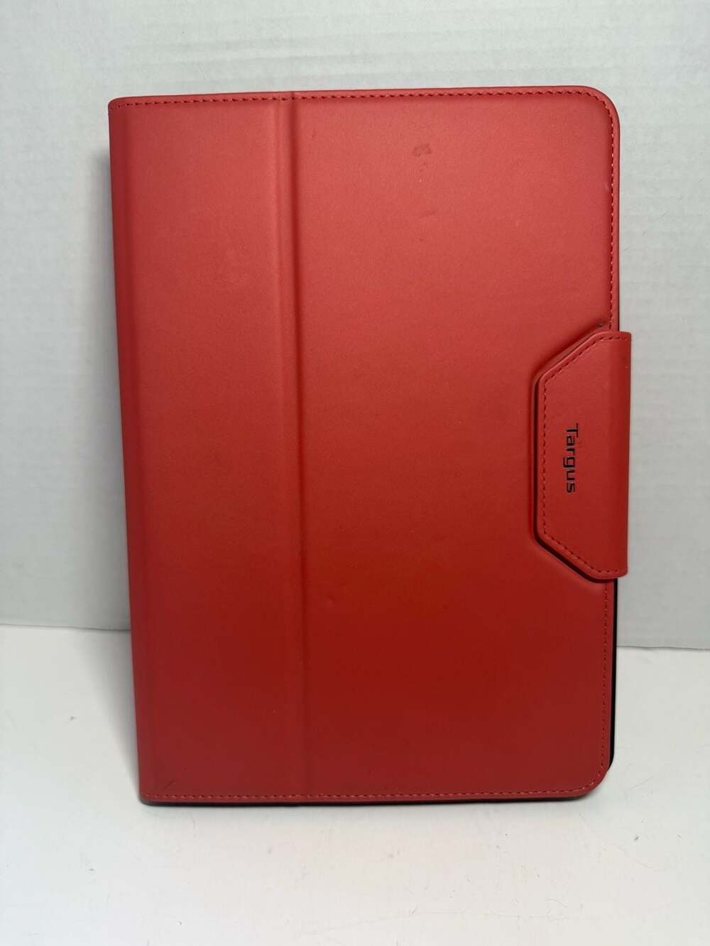 Targus VersaVu Classic 360-Degree Rotating Case for 11-inch iPad Pro, Red